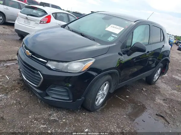 KL7CJKSB9LB314871 2020 CHEVROLET TRAX - Image 2