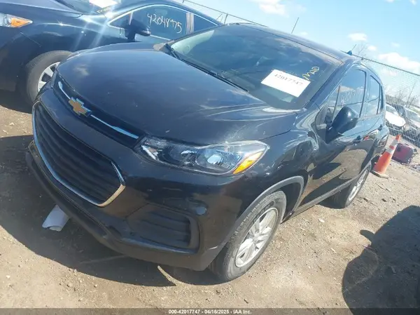 KL7CJKSB9LB317981 2020 CHEVROLET TRAX - Image 2