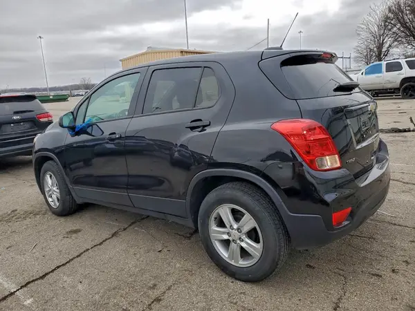 KL7CJKSB9LB318371 2020 CHEVROLET TRAX - Image 2