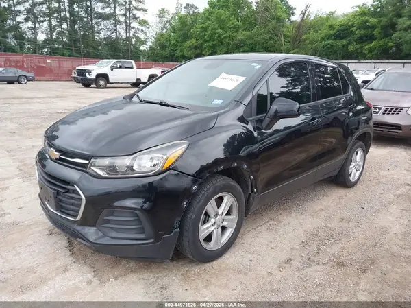 KL7CJKSB9LB320640 2020 CHEVROLET TRAX - Image 2