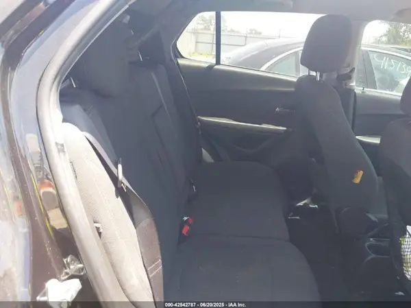 KL7CJKSB9LB325627 2020 CHEVROLET TRAX - Image 8