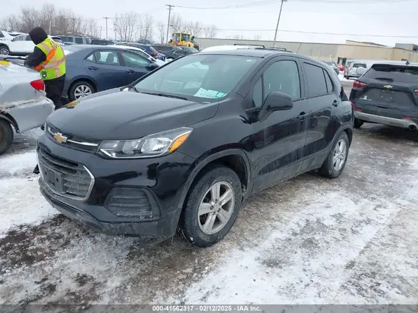 KL7CJKSB9LB327328 2020 CHEVROLET TRAX - Image 2