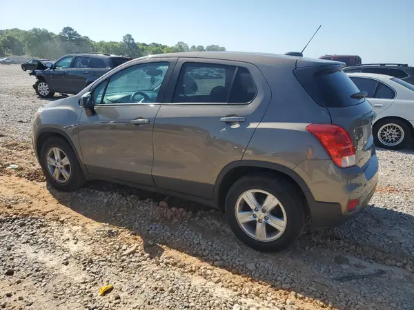 KL7CJKSB9LB332450 2020 CHEVROLET TRAX - Image 2