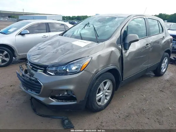 KL7CJKSB9LB344033 2020 CHEVROLET TRAX - Image 2