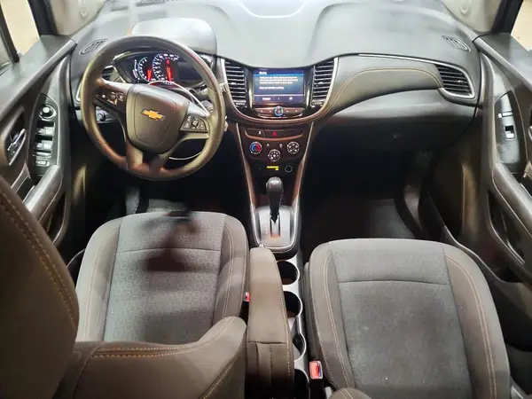 KL7CJKSB9LB348695 2020 CHEVROLET TRAX - Image 8