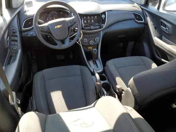 KL7CJKSB9MB302656 2021 CHEVROLET TRAX - Image 8