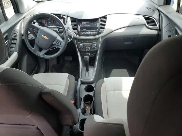KL7CJKSB9MB304648 2021 CHEVROLET TRAX - Image 8