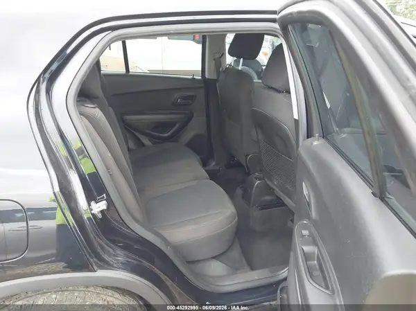 KL7CJKSB9MB312328 2021 CHEVROLET TRAX - Image 8