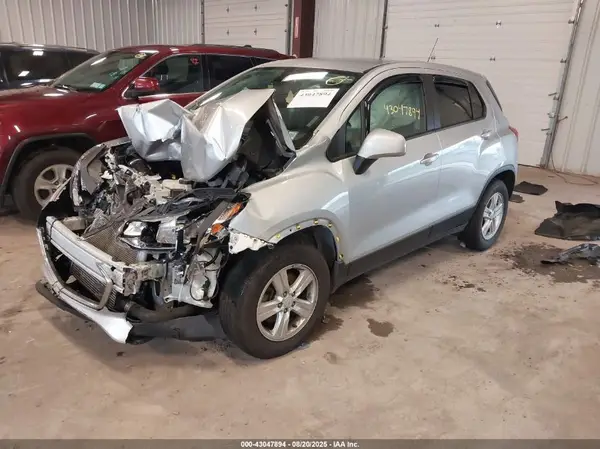 KL7CJKSB9MB312507 2021 CHEVROLET TRAX - Image 2
