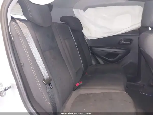KL7CJKSB9MB312507 2021 CHEVROLET TRAX - Image 8