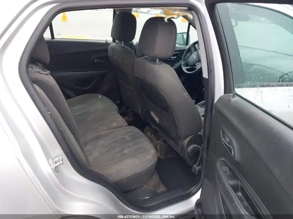 KL7CJKSB9MB312779 2021 CHEVROLET TRAX - Image 8