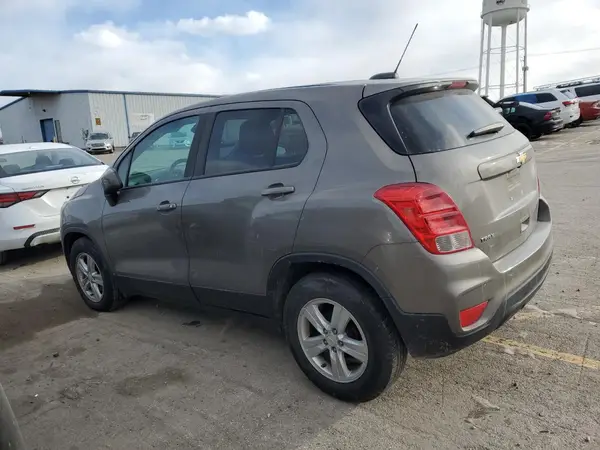 KL7CJKSB9MB320865 2021 CHEVROLET TRAX - Image 2