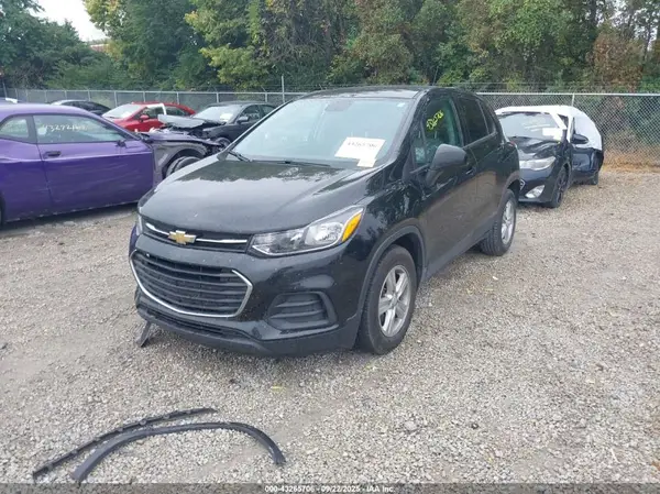 KL7CJKSB9MB321840 2021 CHEVROLET TRAX - Image 2