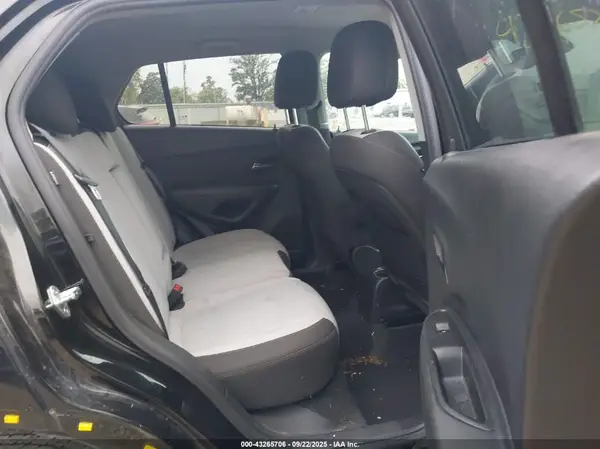 KL7CJKSB9MB321840 2021 CHEVROLET TRAX - Image 8
