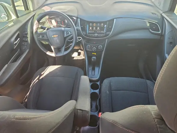KL7CJKSB9MB324642 2021 CHEVROLET TRAX - Image 8