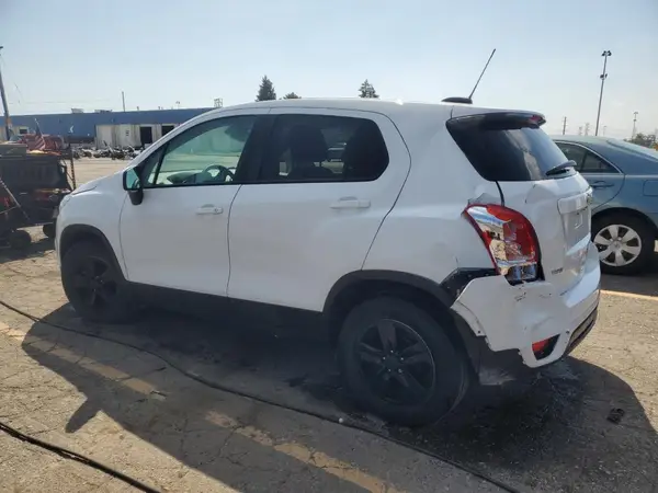 KL7CJKSB9MB331235 2021 CHEVROLET TRAX - Image 2