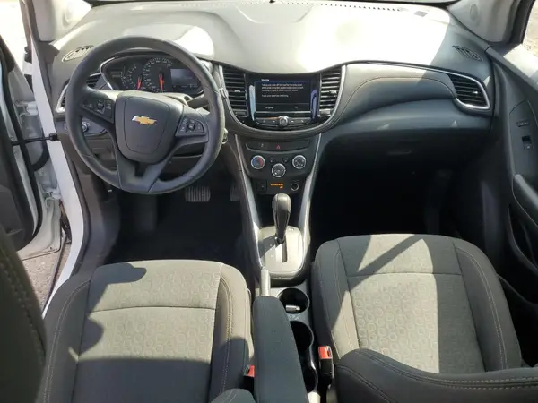 KL7CJKSB9MB331235 2021 CHEVROLET TRAX - Image 8