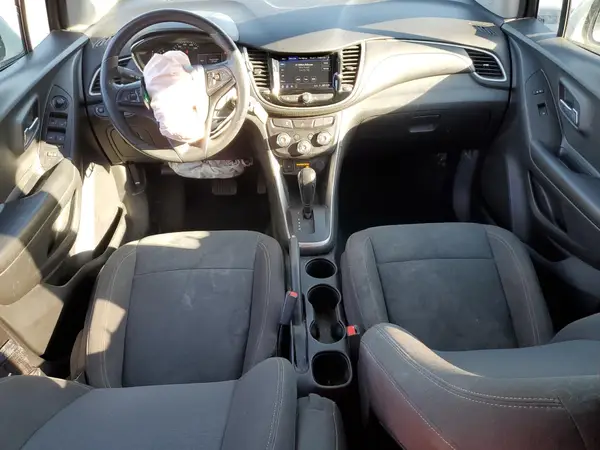 KL7CJKSB9MB332613 2021 CHEVROLET TRAX - Image 8