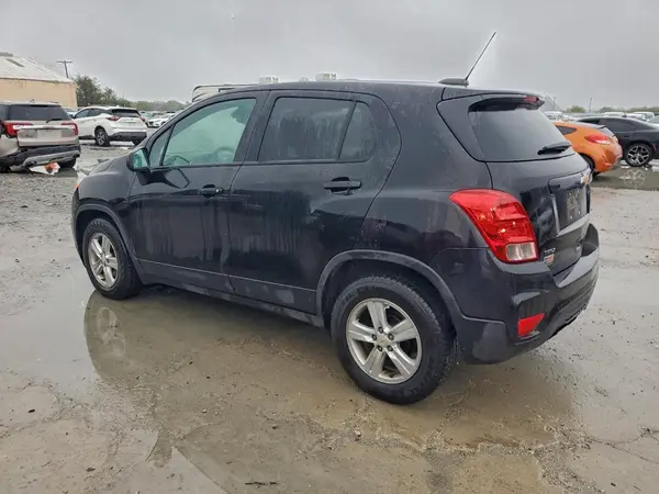 KL7CJKSB9MB337536 2021 CHEVROLET TRAX - Image 2