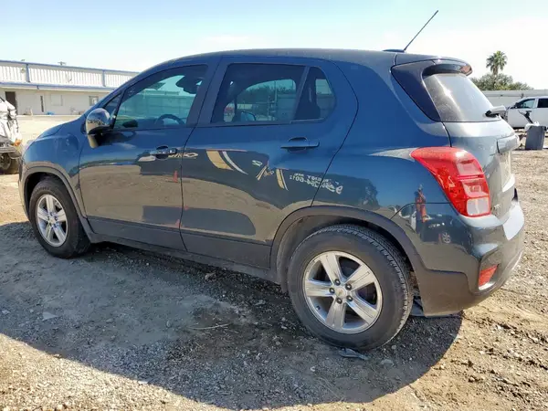 KL7CJKSB9MB338492 2021 CHEVROLET TRAX - Image 2