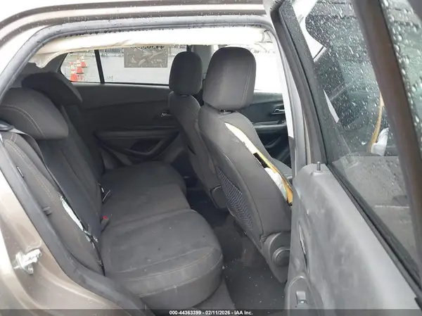 KL7CJKSB9MB339853 2021 CHEVROLET TRAX - Image 8