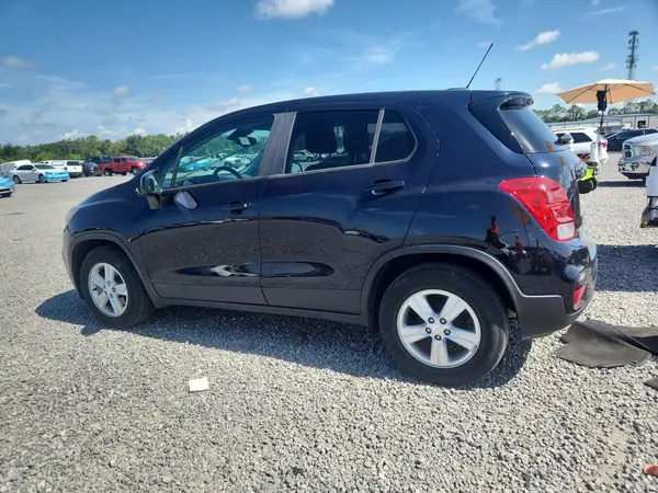 KL7CJKSB9MB360315 2021 CHEVROLET TRAX - Image 2