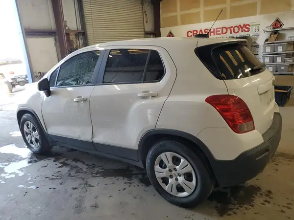 KL7CJKSBXGB542464 2016 CHEVROLET TRAX - Image 2