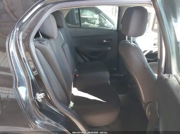 KL7CJKSBXGB609645 2016 CHEVROLET TRAX - Image 8