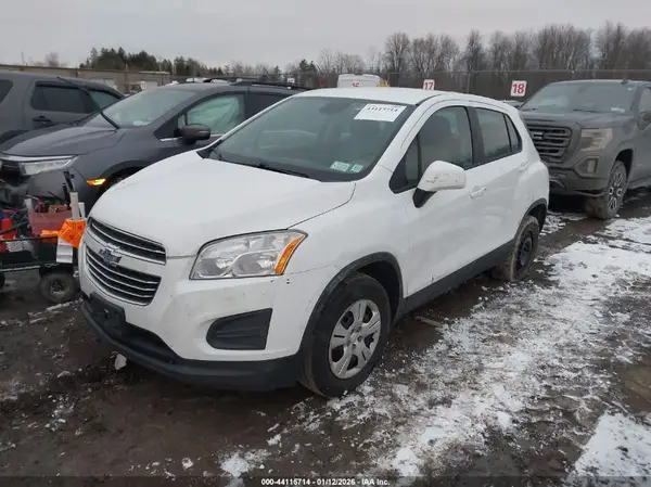KL7CJKSBXGB627353 2016 CHEVROLET TRAX - Image 2