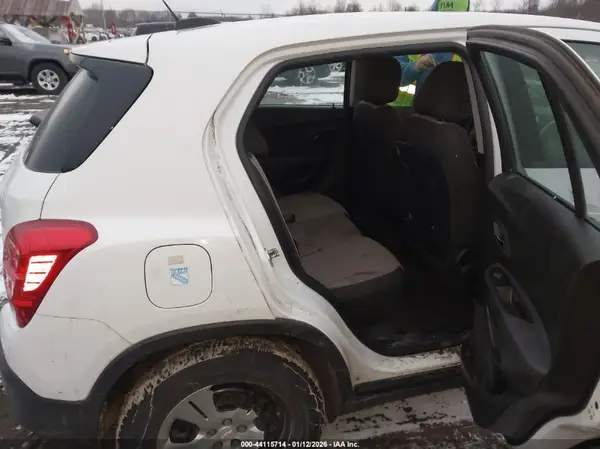 KL7CJKSBXGB627353 2016 CHEVROLET TRAX - Image 8