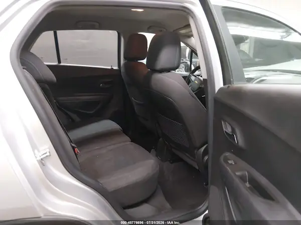 KL7CJKSBXGB669781 2016 CHEVROLET TRAX - Image 8