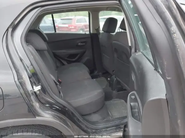 KL7CJKSBXGB713617 2016 CHEVROLET TRAX - Image 8