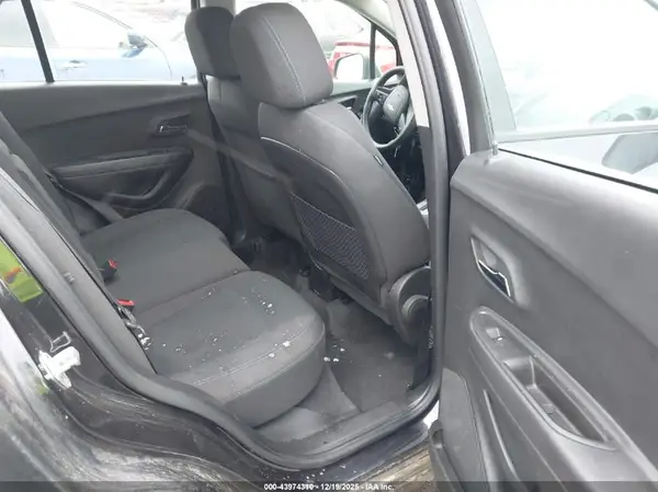 KL7CJKSBXGB742311 2016 CHEVROLET TRAX - Image 8