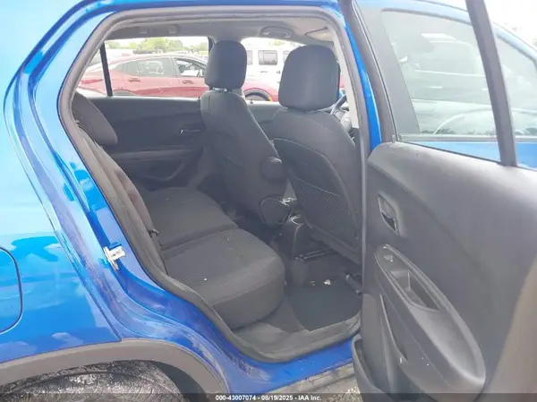 KL7CJKSBXGB762042 2016 CHEVROLET TRAX - Image 8
