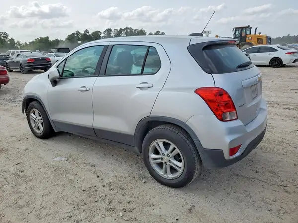 KL7CJKSBXHB053340 2017 CHEVROLET TRAX - Image 2