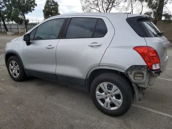 KL7CJKSBXHB063902 2017 CHEVROLET TRAX - Image 2