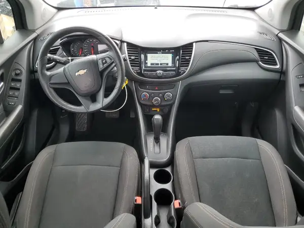 KL7CJKSBXHB063902 2017 CHEVROLET TRAX - Image 8