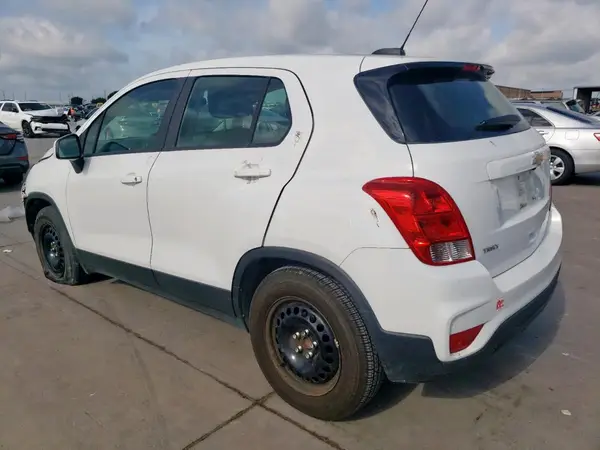 KL7CJKSBXHB087939 2017 CHEVROLET TRAX - Image 2