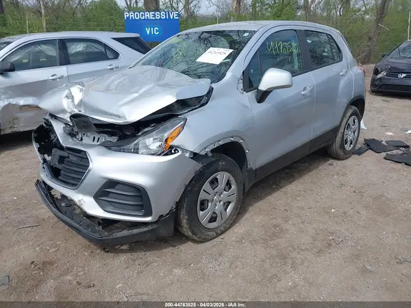 KL7CJKSBXHB104741 2017 CHEVROLET TRAX - Image 2