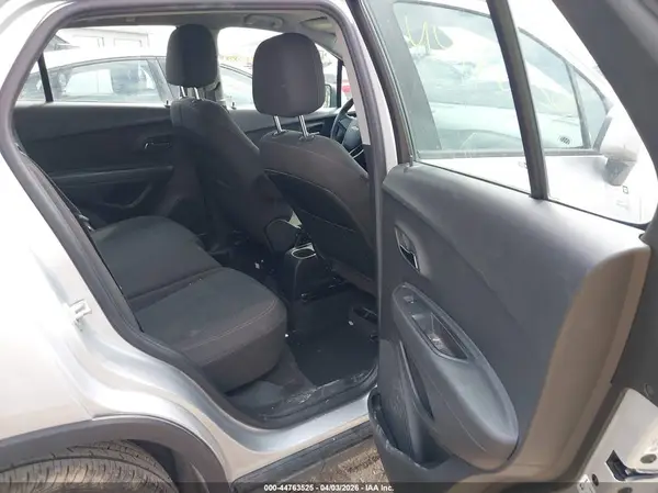 KL7CJKSBXHB104741 2017 CHEVROLET TRAX - Image 8