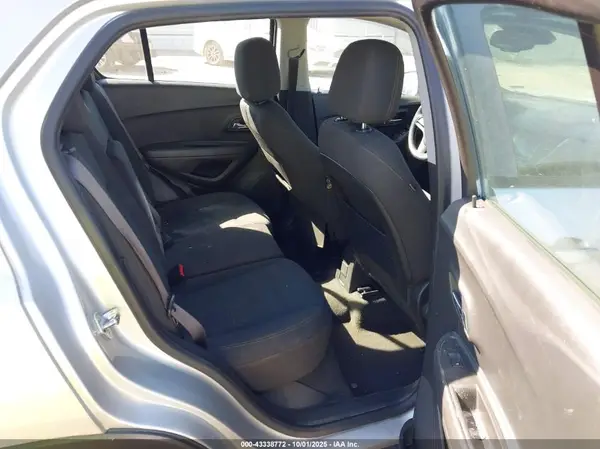 KL7CJKSBXHB130448 2017 CHEVROLET TRAX - Image 8