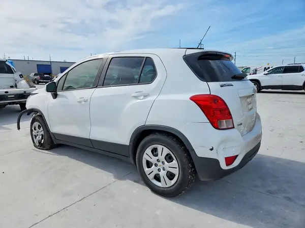 KL7CJKSBXHB174854 2017 CHEVROLET TRAX - Image 2