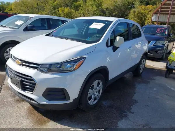 KL7CJKSBXHB178144 2017 CHEVROLET TRAX - Image 2