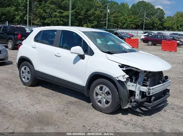 KL7CJKSBXHB185613 2017 CHEVROLET TRAX - Image 1
