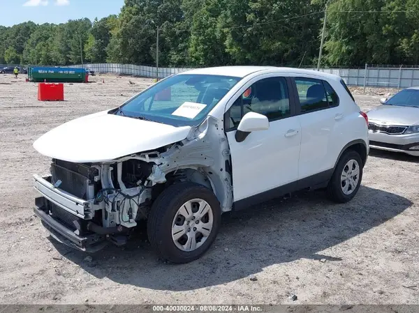 KL7CJKSBXHB185613 2017 CHEVROLET TRAX - Image 2