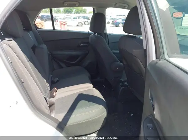 KL7CJKSBXHB185613 2017 CHEVROLET TRAX - Image 8