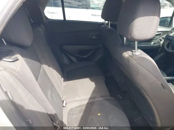 KL7CJKSBXHB228640 2017 CHEVROLET TRAX - Image 8