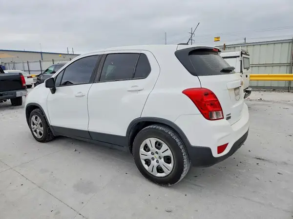 KL7CJKSBXHB245311 2017 CHEVROLET TRAX - Image 2