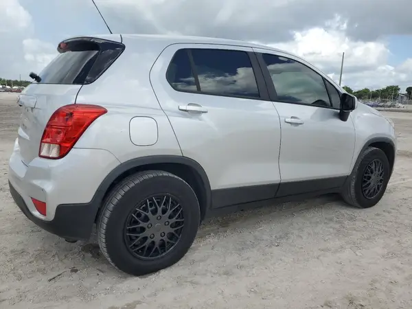 KL7CJKSBXJB547557 2018 CHEVROLET TRAX - Image 2