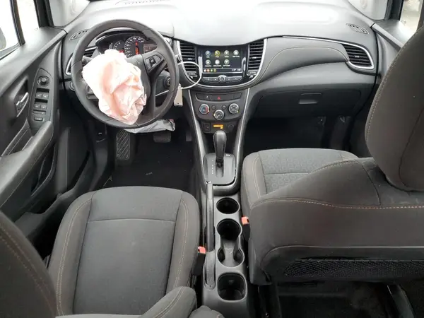 KL7CJKSBXJB547767 2018 CHEVROLET TRAX - Image 8